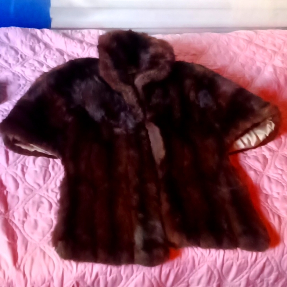 LLOYD'S fur coat